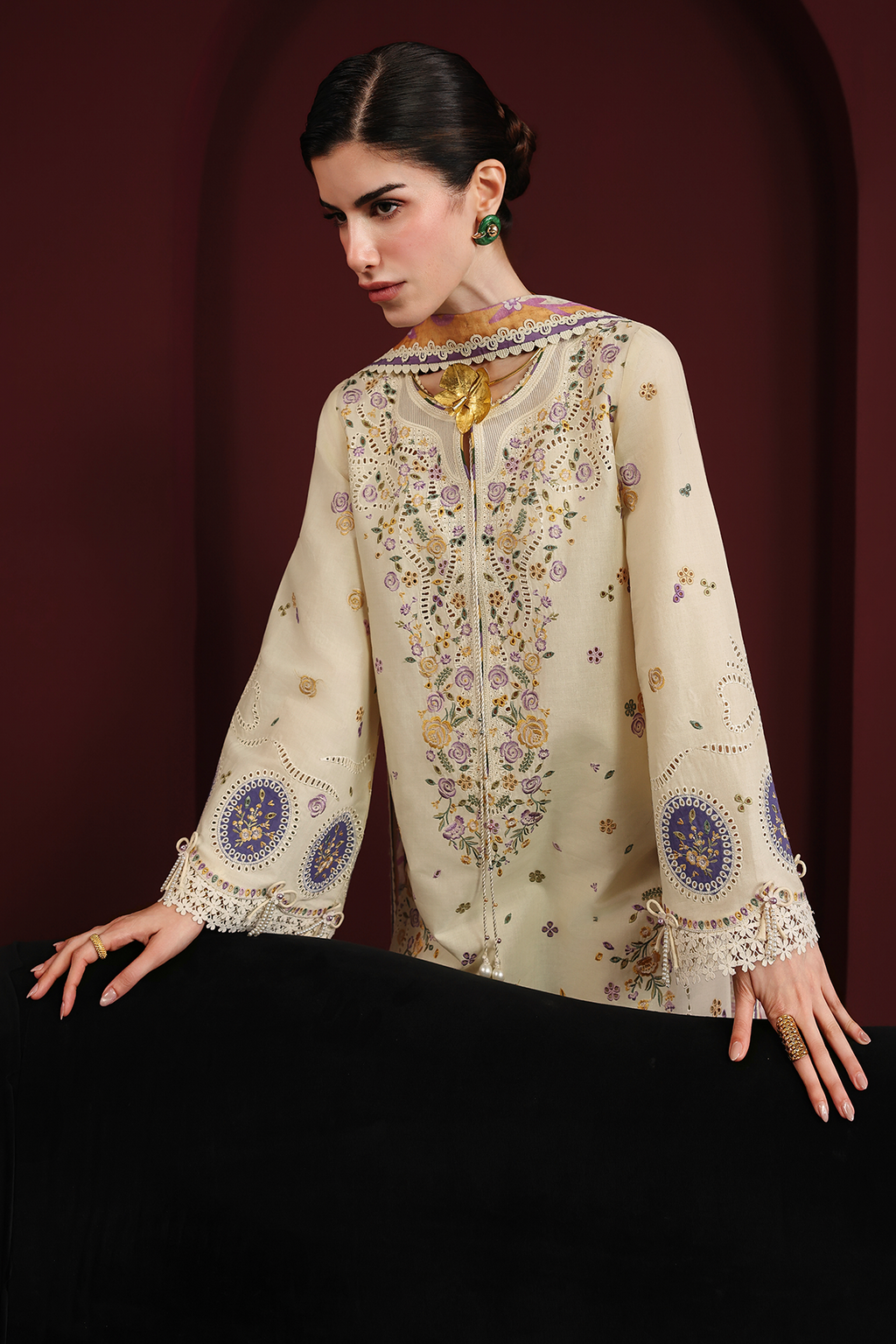 EMBROIDERED LAWN IL26-D01 JZ-IL26-D01-1-XS | 3 PIECES