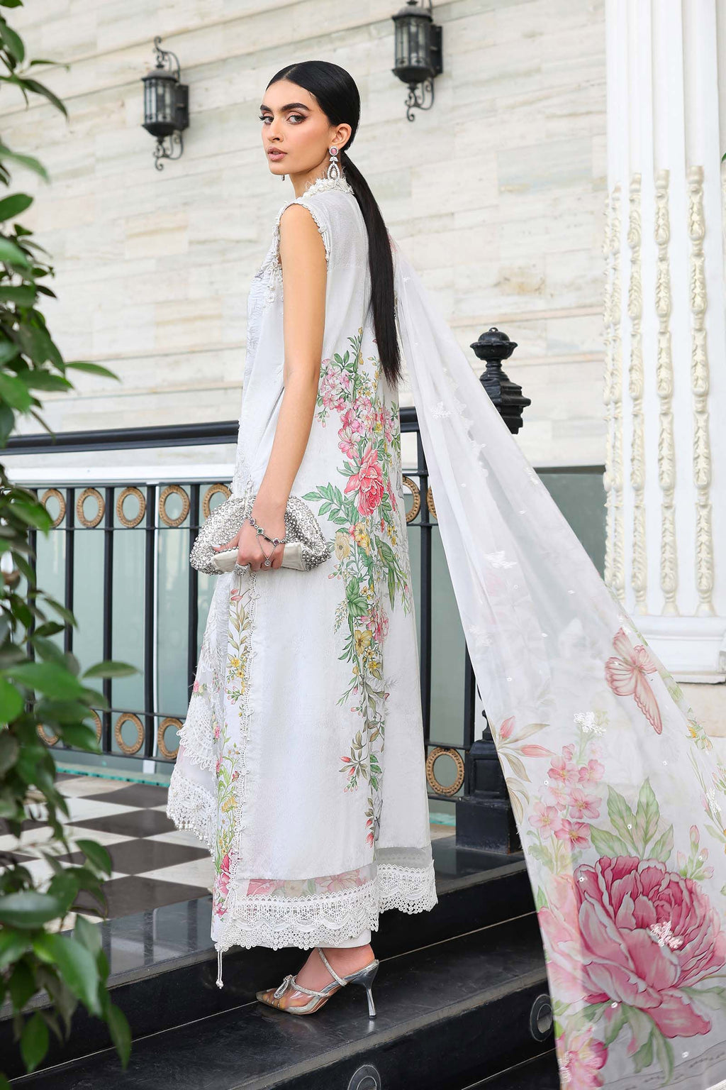 3 Piece Uns3 Piece Uns3 Piece Unstitched Embroidered Jacquard Lawn Suit